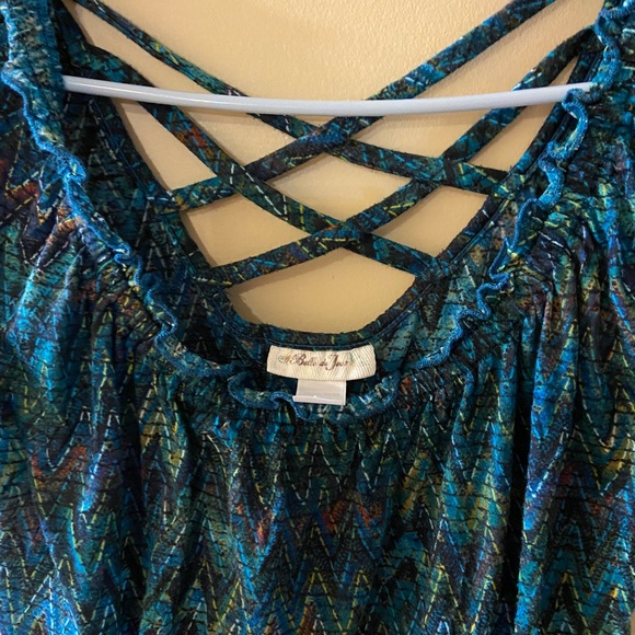 Blue-green top with ruffled front and accent straps size medium - Picture 2 of 9